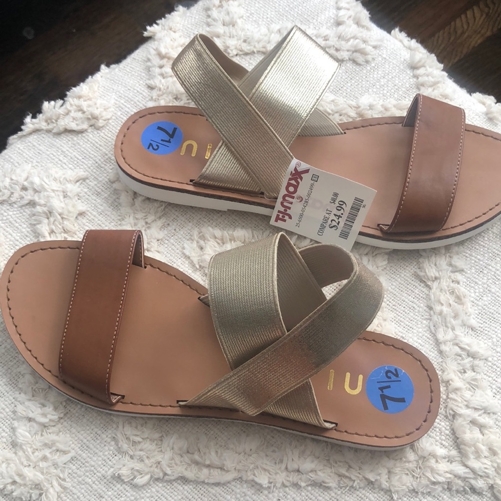 Women’s size 7.5 gold metallic sandals